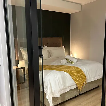 Thando'S Luxury Stays At Ellipse, Waterfall Midrand Exterior photo