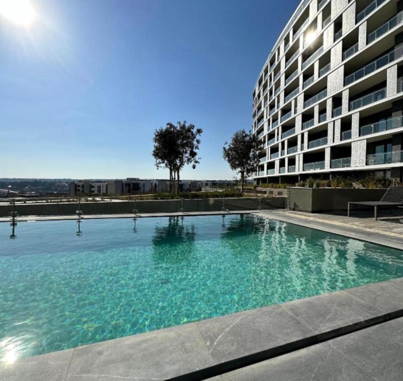 Apartment Thando's Luxury At Ellipse, Waterfall *