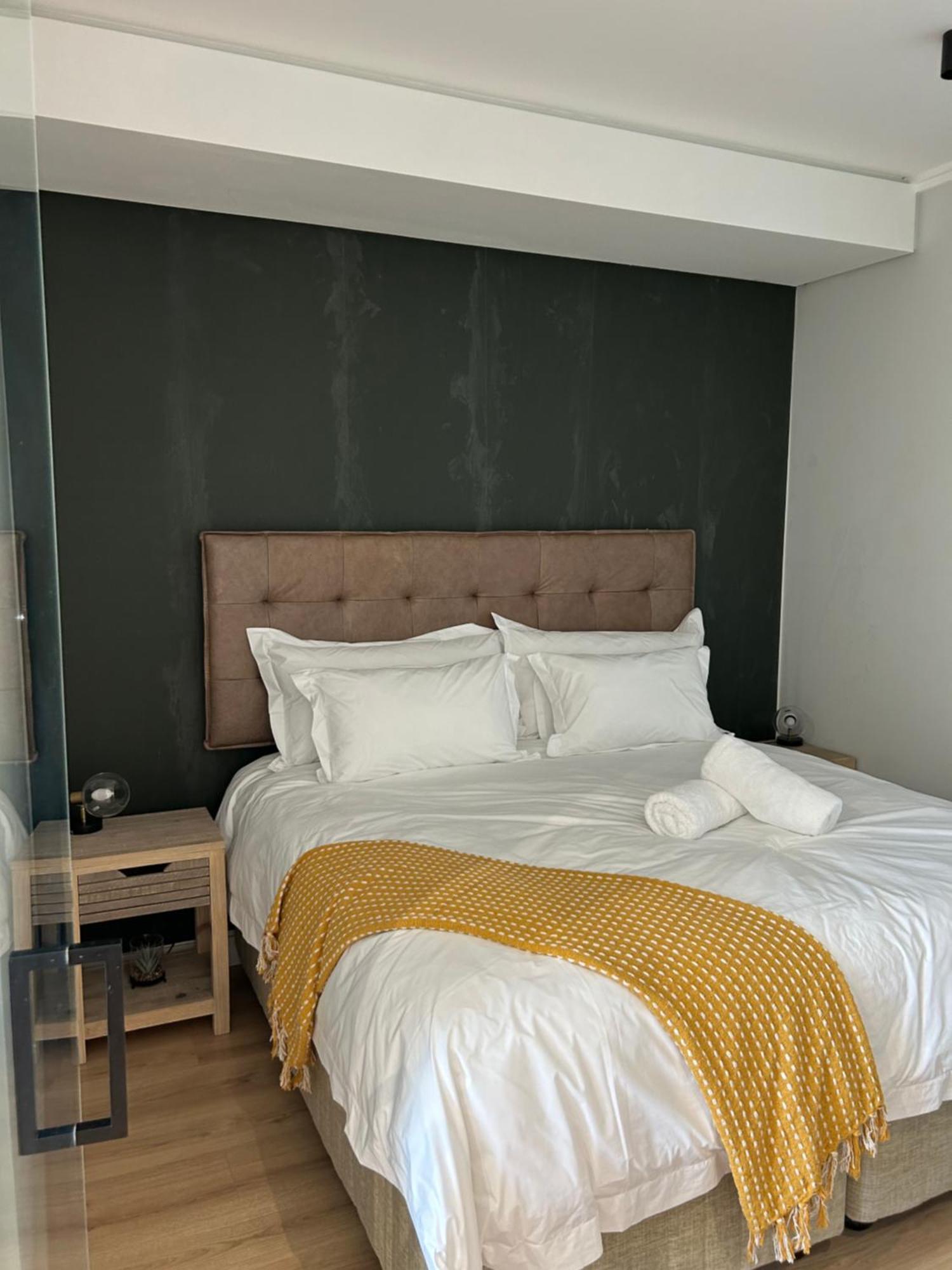 Apartment Thando's Luxury At Ellipse, Waterfall *