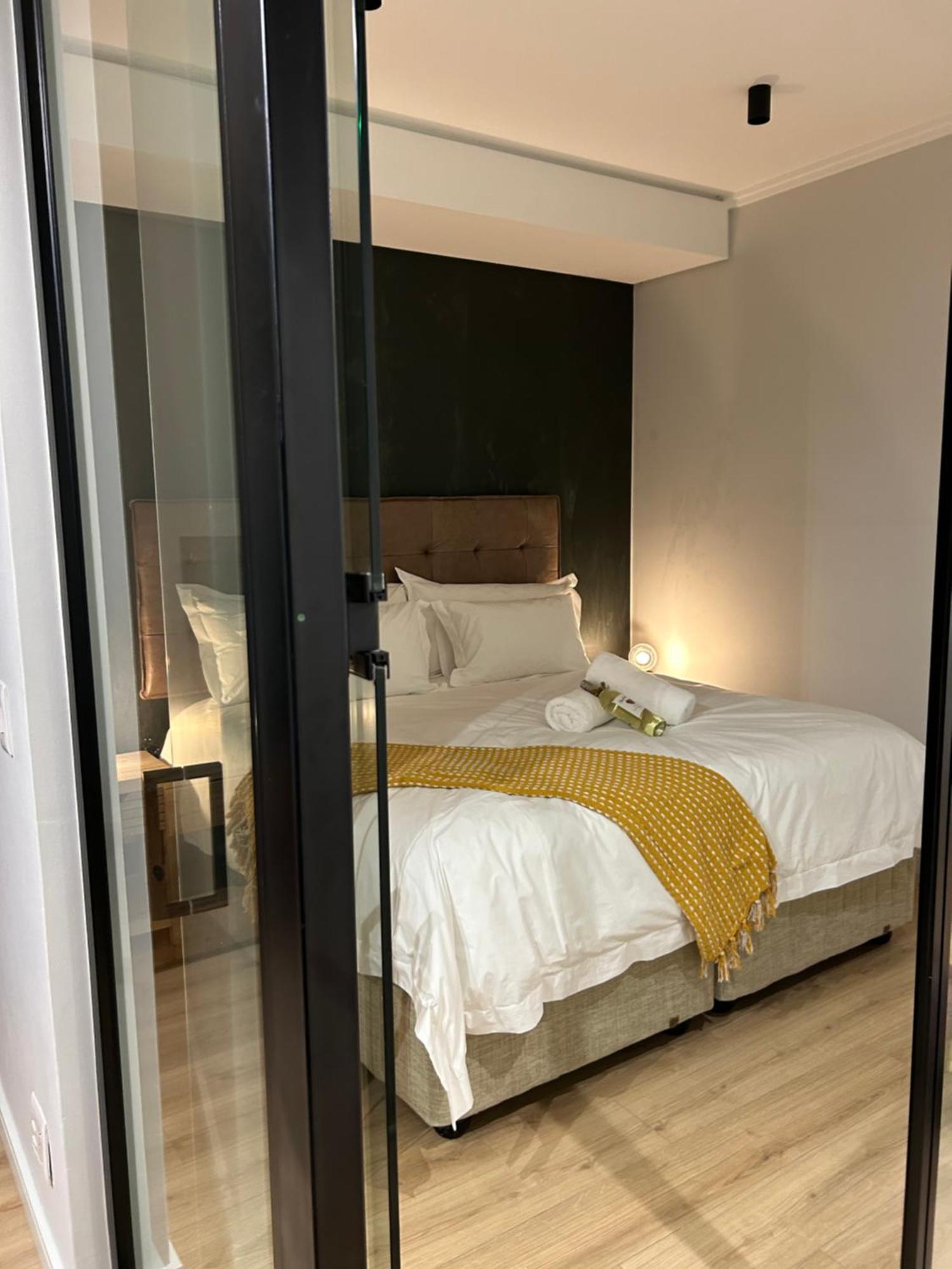 Apartment Thando's Luxury At Ellipse, Waterfall *