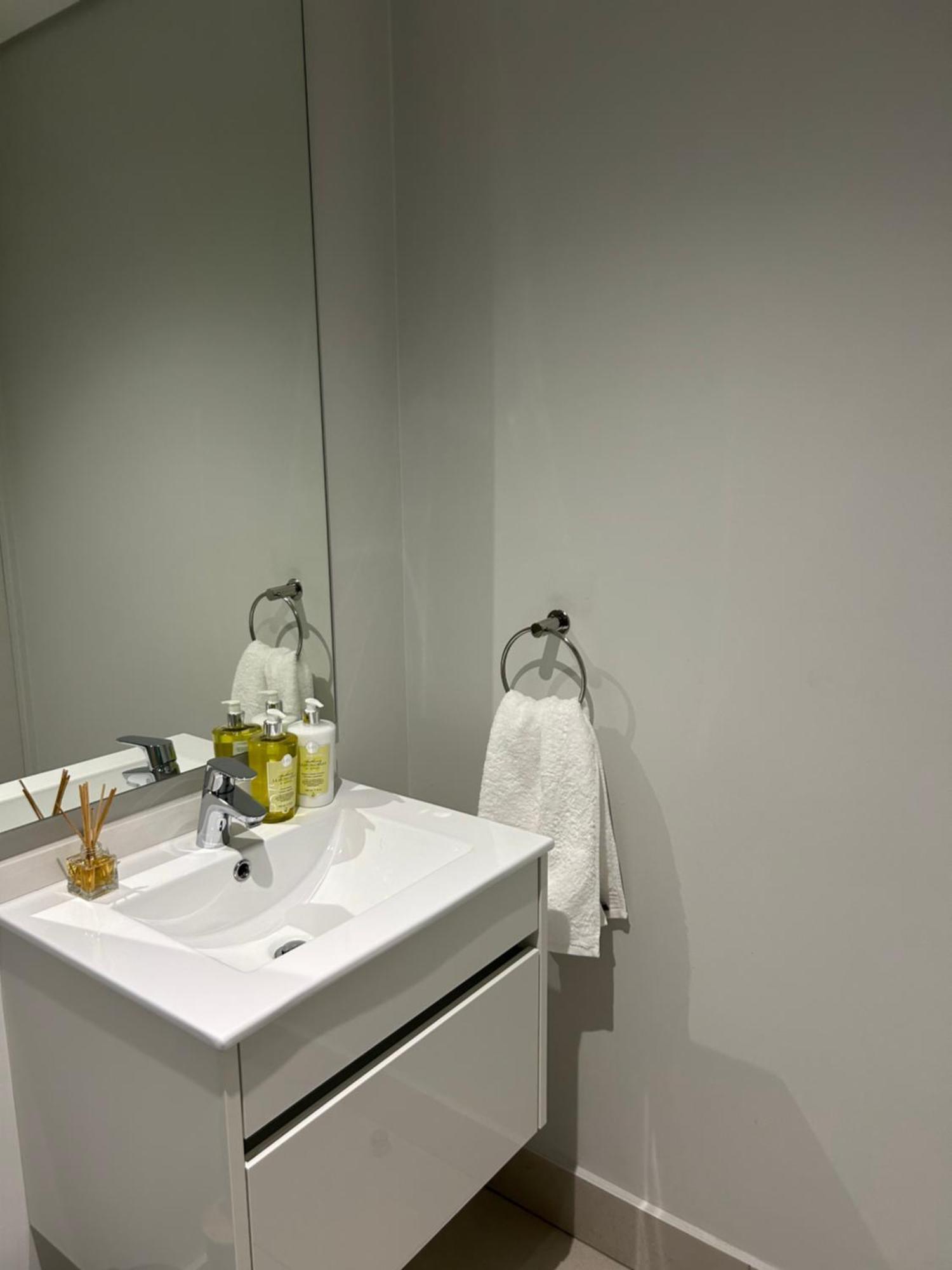 Apartment Thando's Luxury At Ellipse, Waterfall